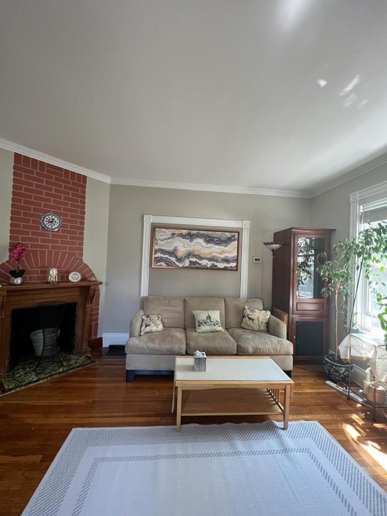 Private Room In A Grand House Boston Exterior photo